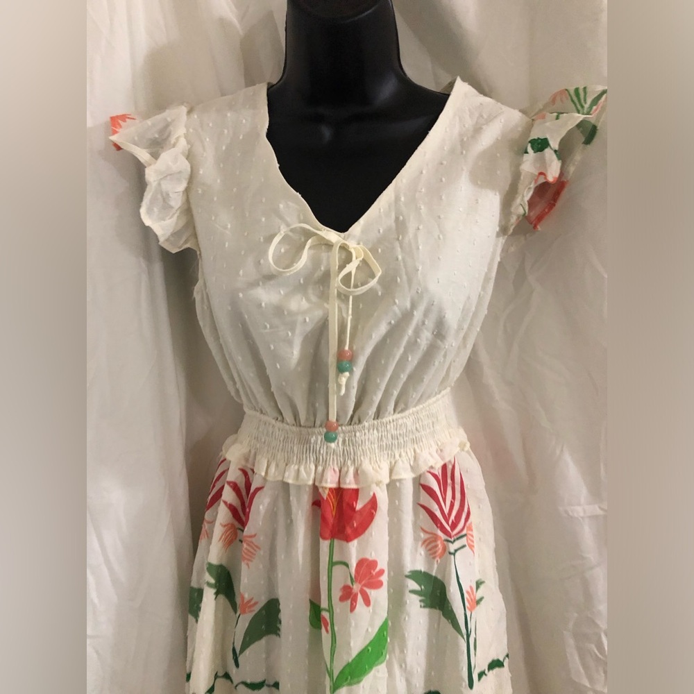 Cream multi floral‎ v-neck ruffled shoulder smocked dress size Small brand new - Picture 14 of 16